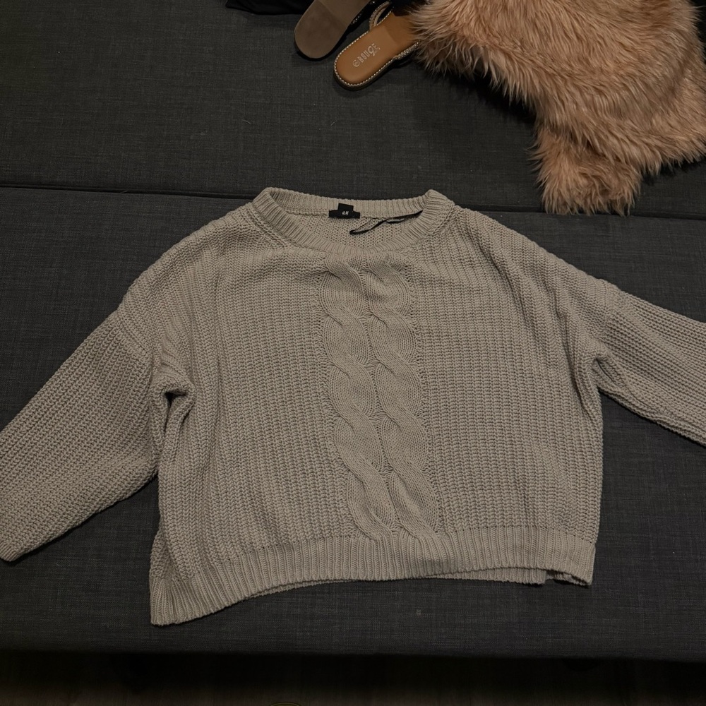 Women's Cable Knit Sweater - Gray
